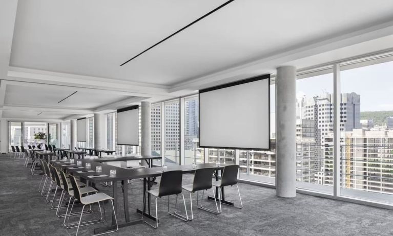 Professional meeting room at Hotel Monville - 295871.