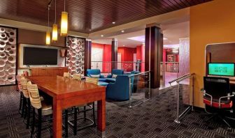 Lounge area perfect for co-working at TownePlace Suites By Marriott London.