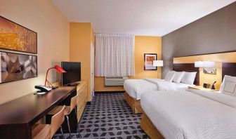 Day use twin room with work desk at TownePlace Suites By Marriott London.