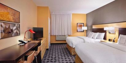 Day use twin room with work desk at TownePlace Suites By Marriott London.