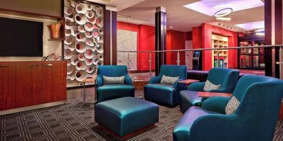 Lobby lounge at TownePlace Suites By Marriott London.