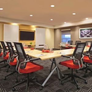 Professional meeting room at TownePlace Suites By Marriott London.