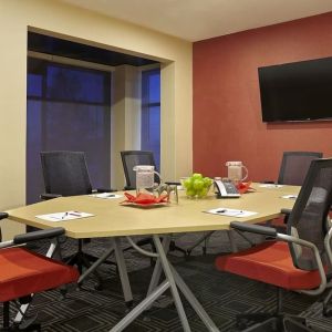 Professional meeting room at TownePlace Suites By Marriott London.