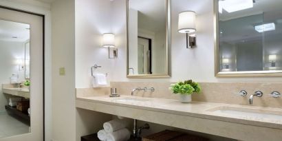 Guest bathroom with shower at Hyatt Regency Boston.