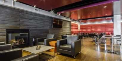 Dining area perfect for coworking at Arc The Hotel Ottawa.