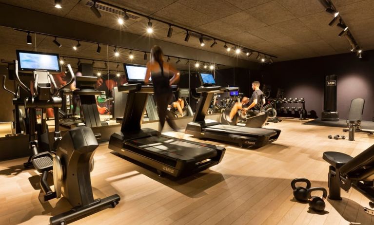 Fitness center at Pullman Lyon.