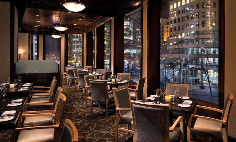 Dining area with comfortable seating, perfect for co-working at Hyatt Regency Vancouver.