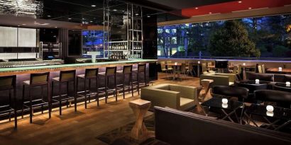 Hotel bar and lounge area at Hyatt Regency Vancouver.