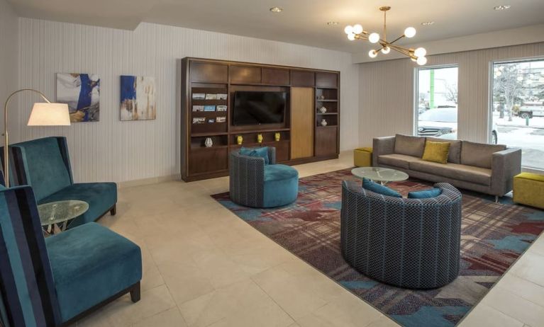 Comfortable lobby lounge perfect for co-working at Holiday Inn Conference Center Edmonton South.