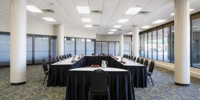 Professional meeting room at Delta Hotel By Marriott Regina.