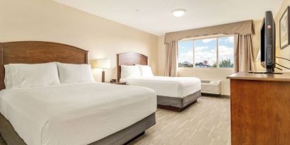 Bright and spacious day use twin room at Holiday Inn Lethbridge. 