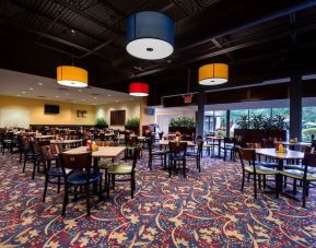 Dining area perfect for coworking at Holiday Inn Orlando SW - Celebration Area.