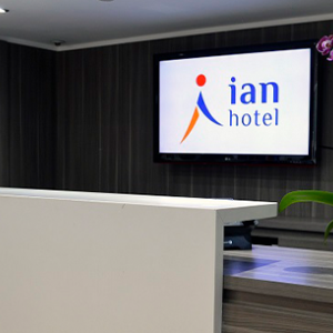 Ian Hotel