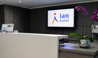 Ian Hotel