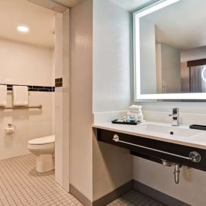 Guest bathroom at The Park Hotel London.