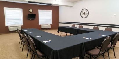 Professional meeting room at Quality Inn Hotel Medicine Hat.
