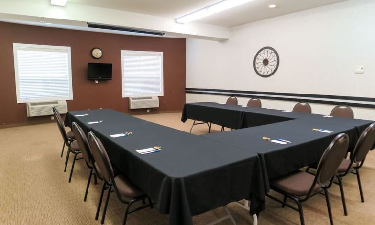 Professional meeting room at Quality Inn Hotel Medicine Hat.
