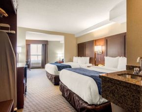 Day use twin room with work desk at Quality Inn Hotel Medicine Hat.