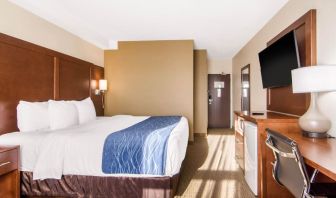 Day use room with work desk at Quality Inn Hotel Medicine Hat.