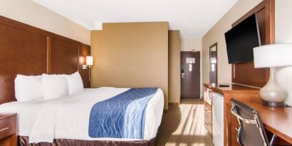 Day use room with work desk at Quality Inn Hotel Medicine Hat.