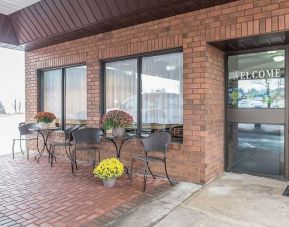 Hotel entrance with sitting area at Comfort Inn Pembroke.