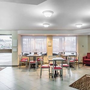 Lobby lounge at Comfort Inn Pembroke.