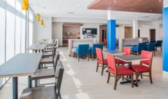 Dining area perfect for coworking at Holiday Inn Express & Suites Ruston.