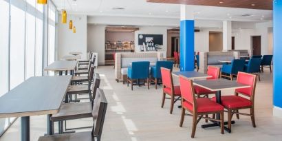 Dining area perfect for coworking at Holiday Inn Express & Suites Ruston.