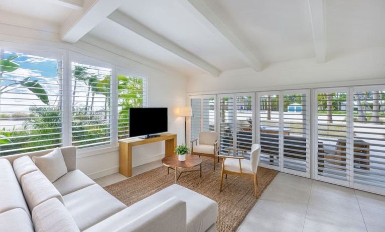 Lounge seating at Islander Resort Oceanside.