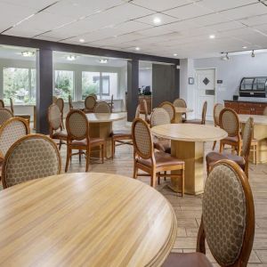 Dining room at Somerset Lofts.