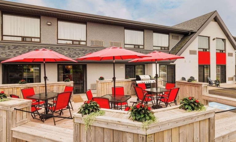 Outdoor lounge area at Comfort Inn Charlottetown.