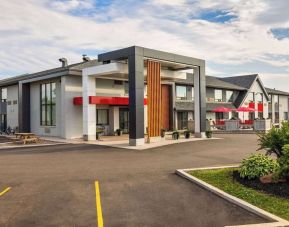 Hotel exterior and parking area at Comfort Inn Charlottetown.