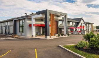 Hotel exterior and parking area at Comfort Inn Charlottetown.