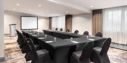 Professional meeting room at Holiday Inn Toronto Airport East.