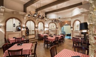 Hotel restaurant with italian cuisine at Best Western North Bay.