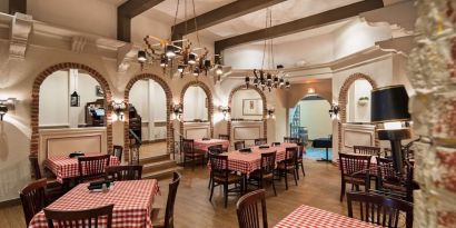 Hotel restaurant with italian cuisine at Best Western North Bay.