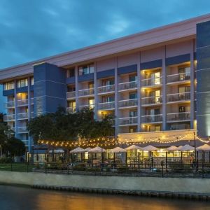 Hotel exterior at Holiday Inn Kingston Waterfront.