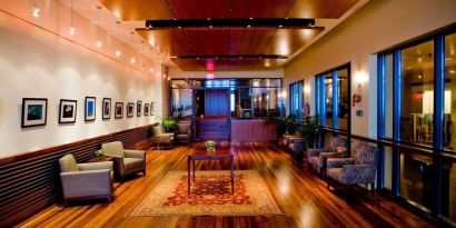 Lobby lounge at Holiday Inn Kingston Waterfront.