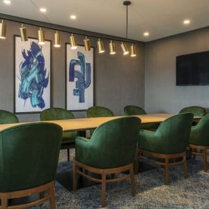 Stylish meeting room at Holiday Inn Kingston Waterfront.