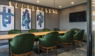 Stylish meeting room at Holiday Inn Kingston Waterfront.