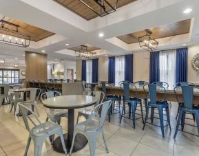 Dining area perfect for coworking at Best Western Sugar Land Inn.