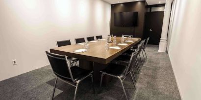 Professional meeting room at Hotel Gault.