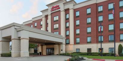 Hotel exterior at Hampton Inn & Suites Dallas/Allen.