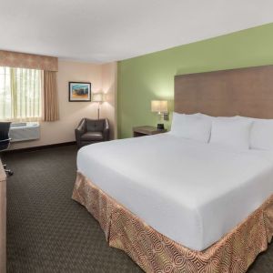 Day use room with work desk at La Quinta Inn & Suites San Antonio Medical Center NW.