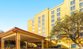 Hotel exterior at La Quinta Inn & Suites San Antonio Medical Center NW.