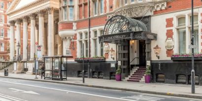 Hotel entrance at Thistle Holborn, The Kingsley Hotel.