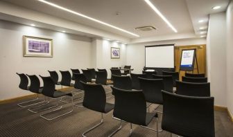 Professional meeting room at Thistle Holborn, The Kingsley Hotel.