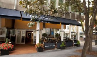 Hotel restaurant with outdoor sitting at Thistle Royal Trafalgar Square.