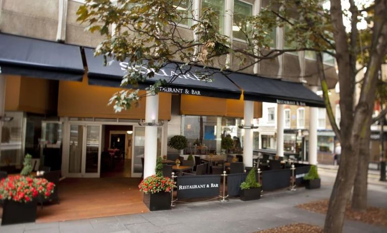 Hotel restaurant with outdoor sitting at Thistle Royal Trafalgar Square.