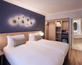 Day use twin room at Thistle Bloomsbury Park.